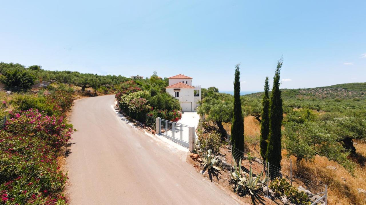 Appartement In Olive Groove House Peloponnesos Western Mani Kalianeika Dış mekan fotoğraf